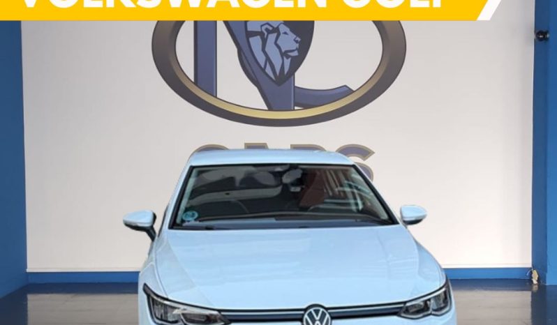 
								Volkswagen Golf lleno									