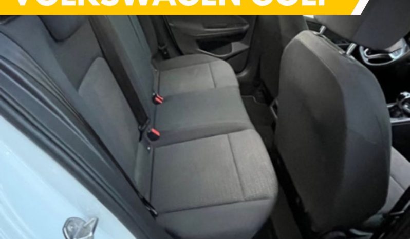 
								Volkswagen Golf lleno									