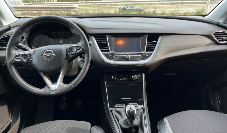 
								Opel Grandland lleno									