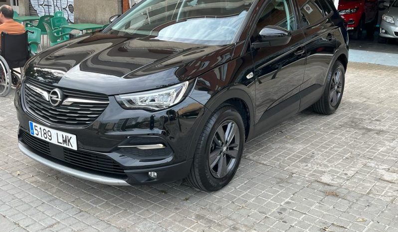 
								Opel Grandland lleno									
