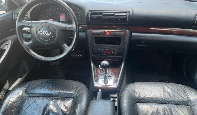 
								Audi A4 lleno									