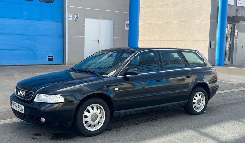 
								Audi A4 lleno									