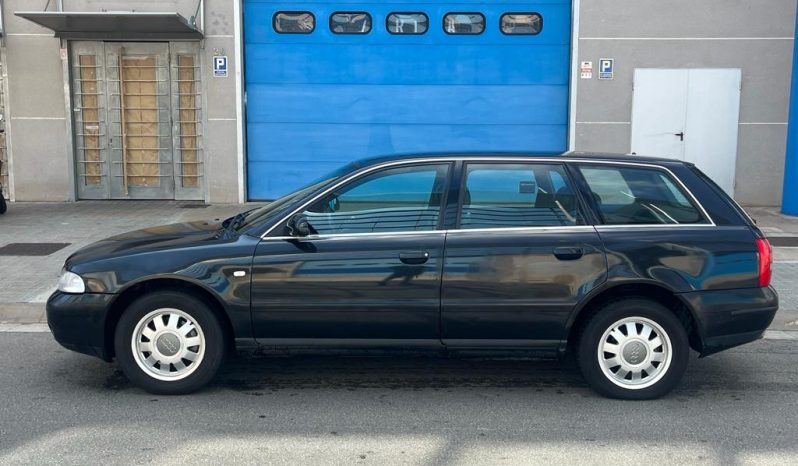 
								Audi A4 lleno									