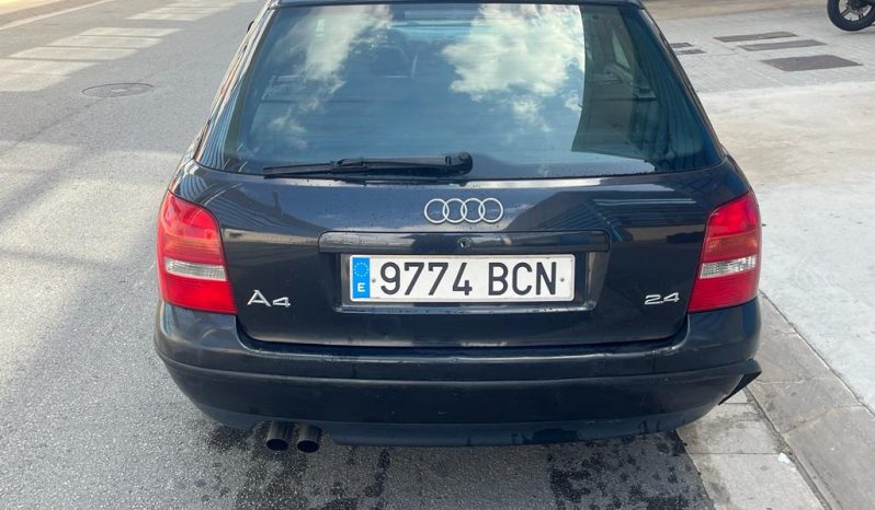 
								Audi A4 lleno									