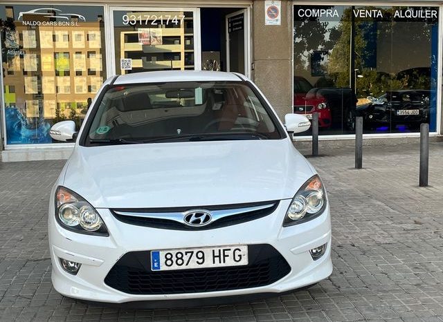 
								Hyundai i30 2011 lleno									