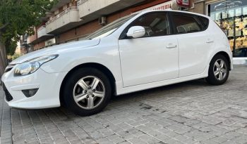 
									Hyundai i30 2011 lleno								