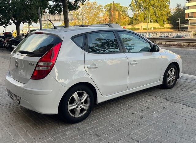 
								Hyundai i30 2011 lleno									