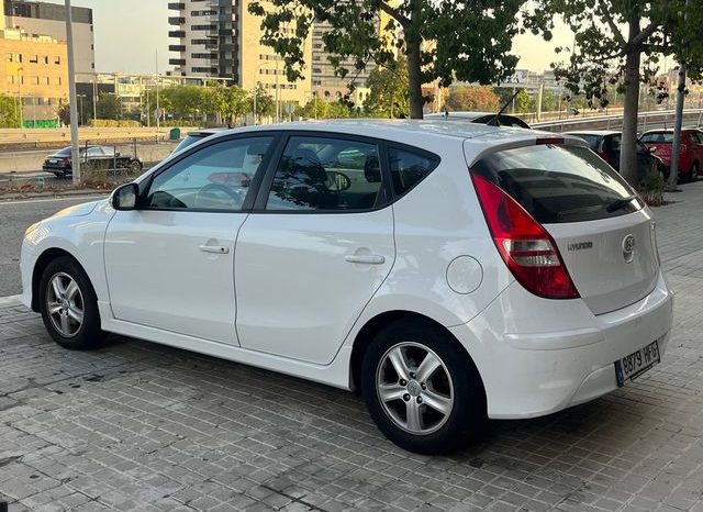 
								Hyundai i30 2011 lleno									