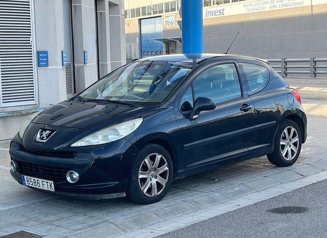 
								Peugeot 207 2007 lleno									
