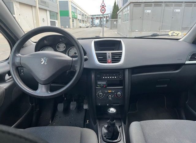 
								Peugeot 207 2007 lleno									