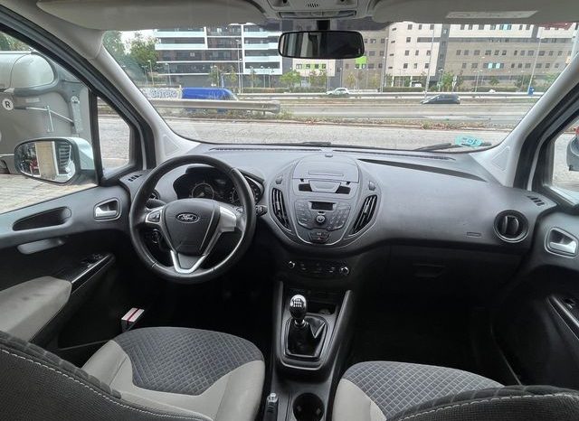 
								Ford Transit Courier 2019 lleno									