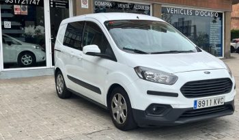 
									Ford Transit Courier 2019 lleno								