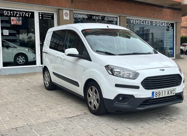 
								Ford Transit Courier 2019 lleno									