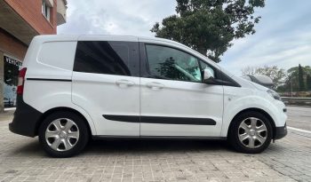 
									Ford Transit Courier 2019 lleno								