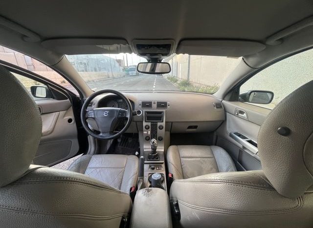 
								Volvo V50 2005 lleno									