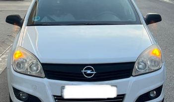 
									Opel Astra 2009 lleno								