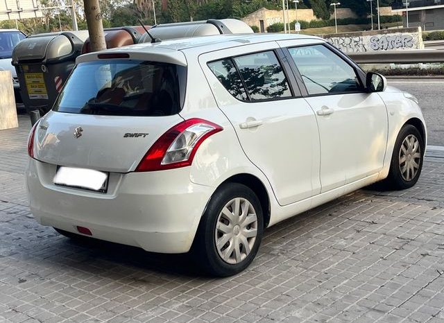 
								Suzuki Swift 2012 lleno									