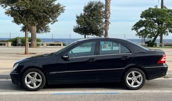 
									Mercedes-Benz Clase C 2005 lleno								