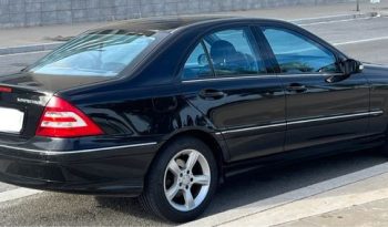 
									Mercedes-Benz Clase C 2005 lleno								