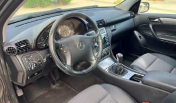 
									Mercedes-Benz Clase C 2005 lleno								