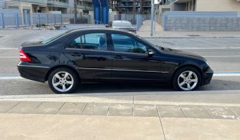 
									Mercedes-Benz Clase C 2005 lleno								