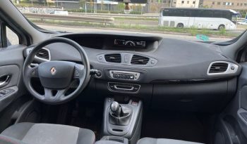 
									RENAULT SCENIC 2012 lleno								