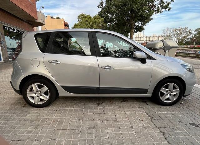 
								RENAULT SCENIC 2012 lleno									