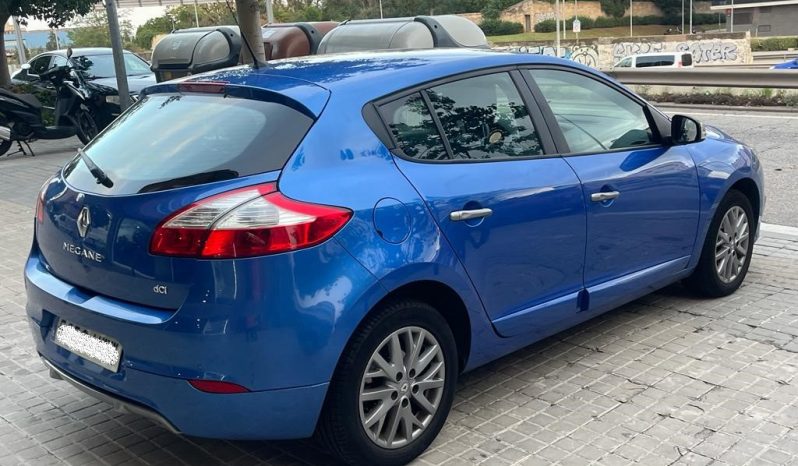 
								Renault Megane 2014 lleno									