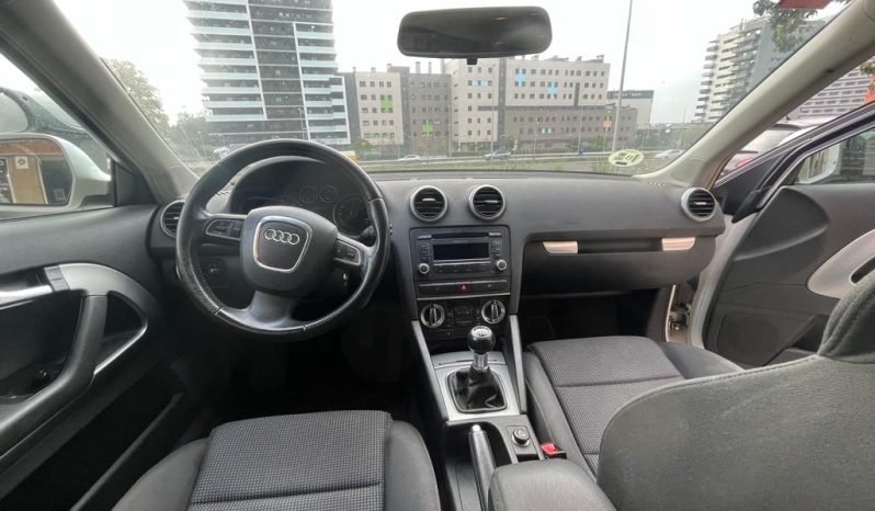 
								Audi A3 2010 lleno									