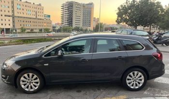 
									Opel Astra 2015 lleno								