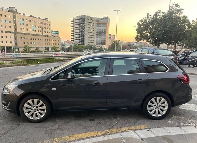 
								Opel Astra 2015 lleno									