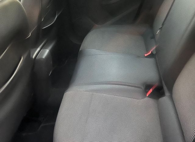 
								Opel Astra 2015 lleno									