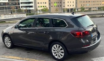 
									Opel Astra 2015 lleno								