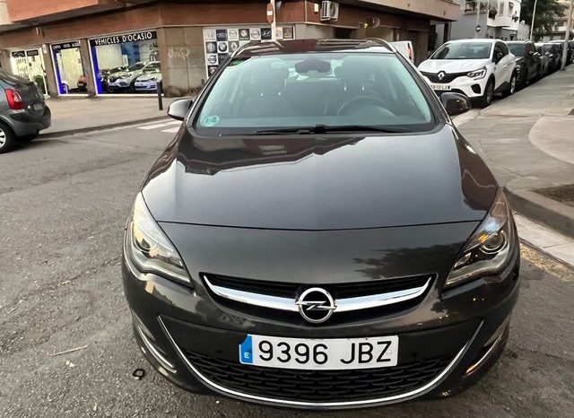 
								Opel Astra 2015 lleno									