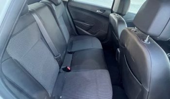
									Opel Astra 2012 lleno								