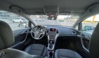 
									Opel Astra 2012 lleno								