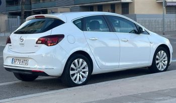 
									Opel Astra 2012 lleno								