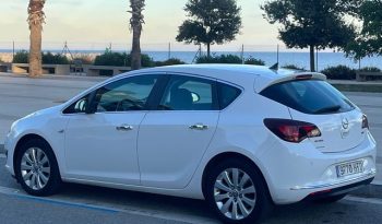 
									Opel Astra 2012 lleno								