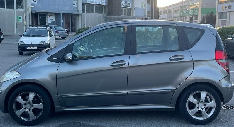 
								Mercedes Benz Clase A 2008 lleno									