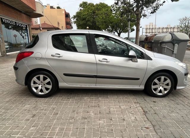 
								Peugeot 308 2008 lleno									