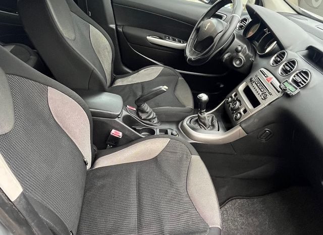 
								Peugeot 308 2008 lleno									
