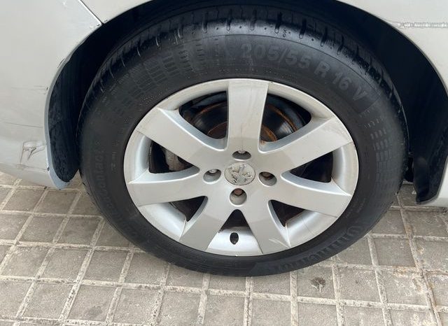 
								Peugeot 308 2008 lleno									