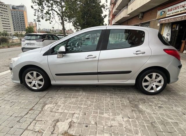 
								Peugeot 308 2008 lleno									
