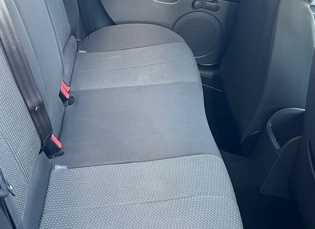 
								SEAT Leon 2012 lleno									