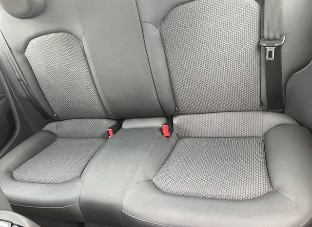 
								Audi A1 2012 lleno									