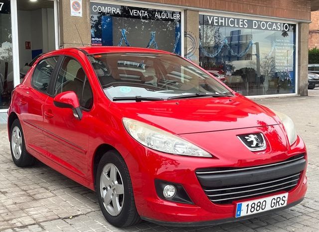 
								Peugeot 207 2010 lleno									