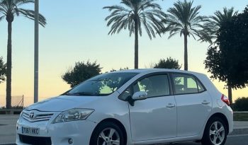
									Toyota Auris 2012 lleno								