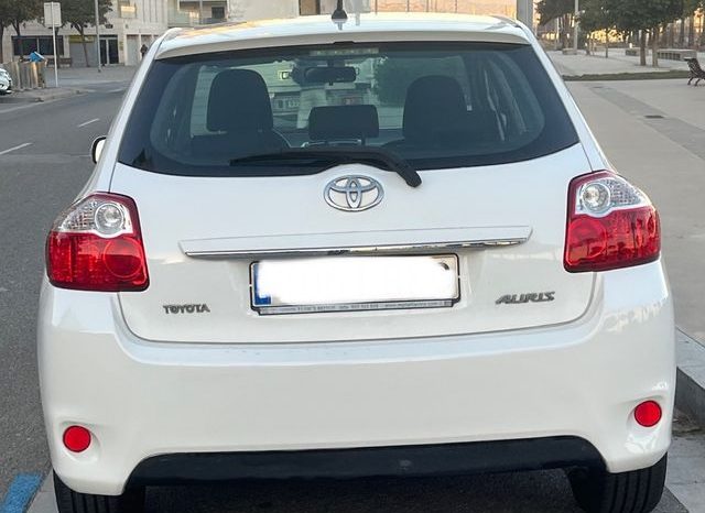 
								Toyota Auris 2012 lleno									