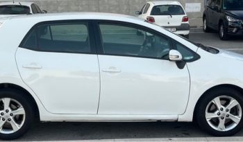 
									Toyota Auris 2012 lleno								