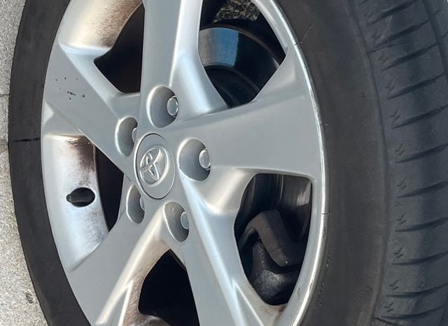 
								Toyota Auris 2012 lleno									
